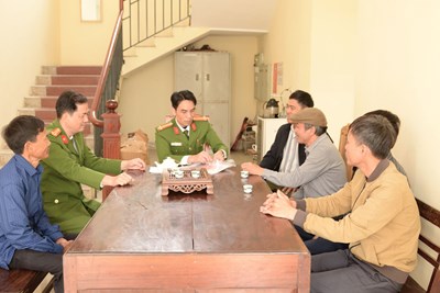 Gallery - Hành trình giữ bình yên xã, phường - Nụ cười hài lòng của nhân dân